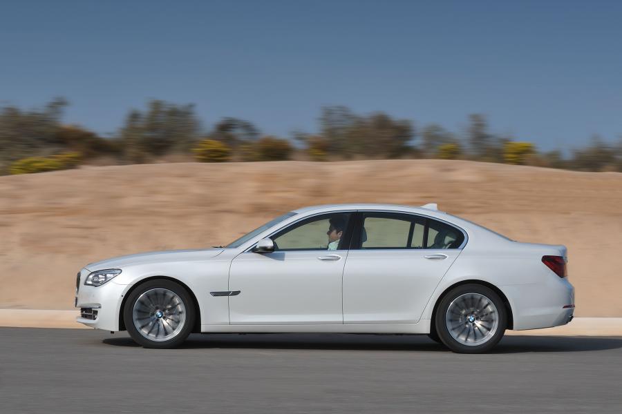  BMW 750d xDrive 2012 года  (фото 36 из 54)